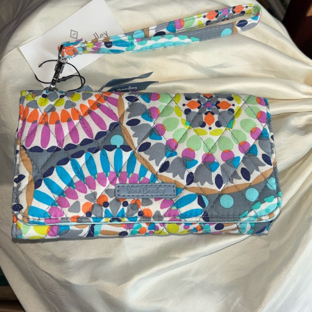 Vera Bradley NWT RFID Wallet Wristlet Crossbody Versatile MSRP $79